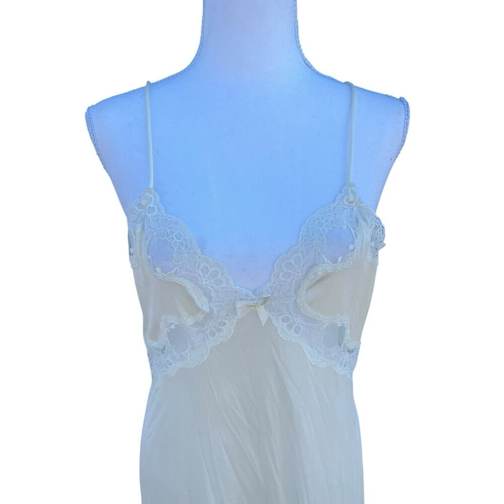 Vintage Women's Night Gown Sleepwear V-Neck Floral Lace Ivory Size Medium - Picture 12 of 16